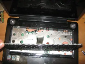 Staccare tastiera Toshiba Satellite A300