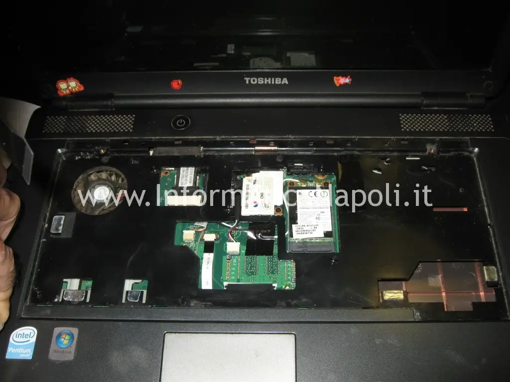 Toshiba L300 - 20Z PSLB8E non si accende