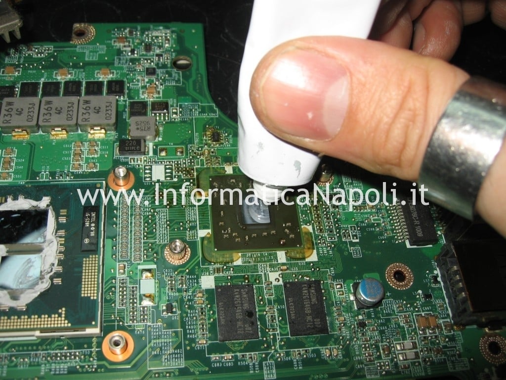 problema surriscaldamento chip video Dell Studio 1555 PP39L