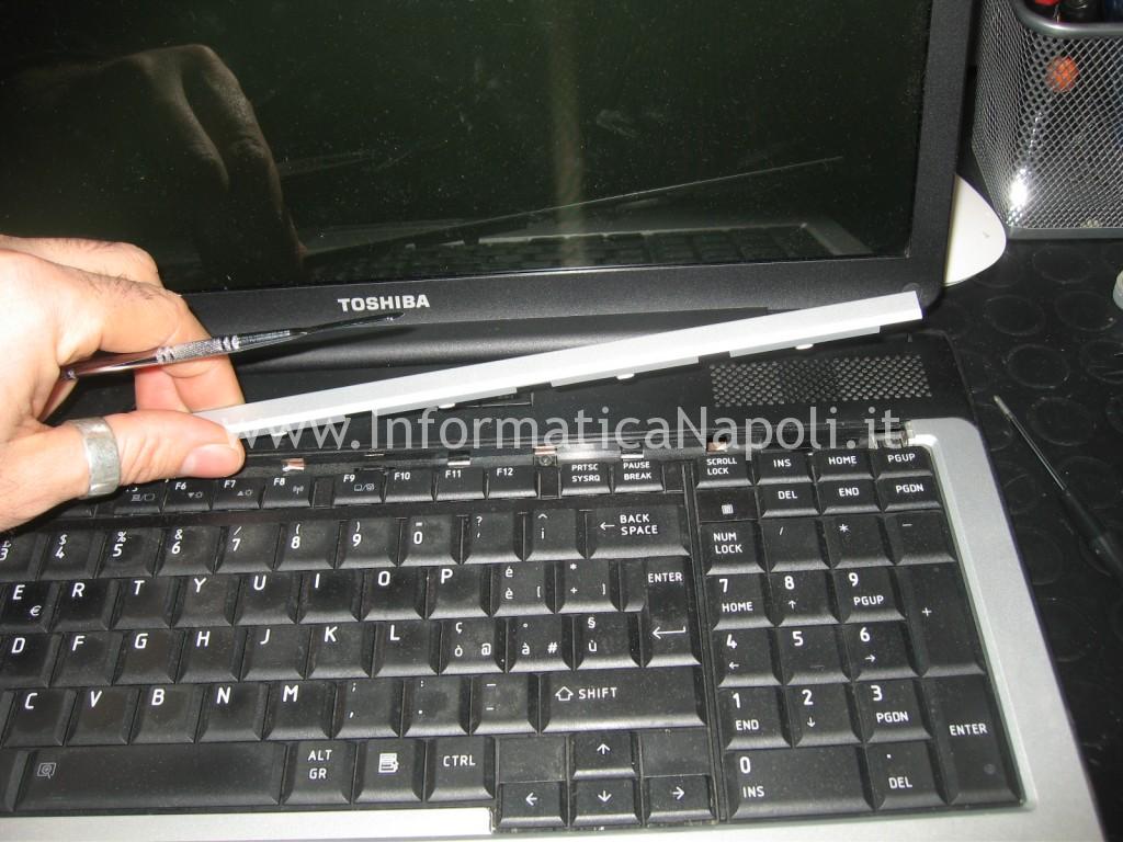 come sostituire tastiera Toshiba L350 - 10F PSLD0E