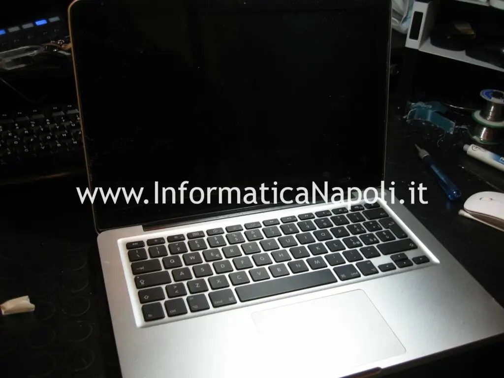 MacBook Unibody Modello A1278 non si accende