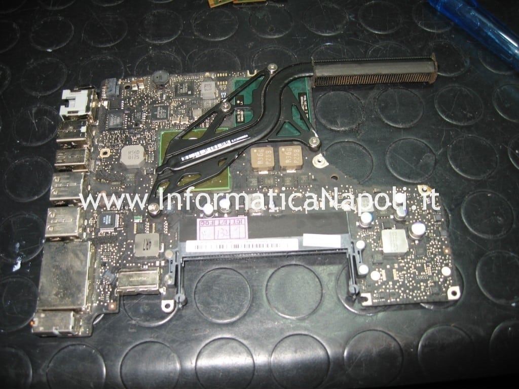 riparare logic board apple MacBook Pro 13 Unibody 2009