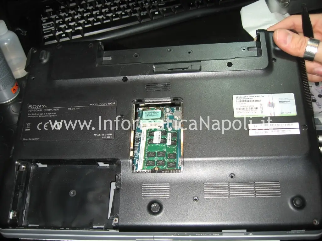 aprire riparare Sony Vaio VGN-NW31EF PCG-7192M