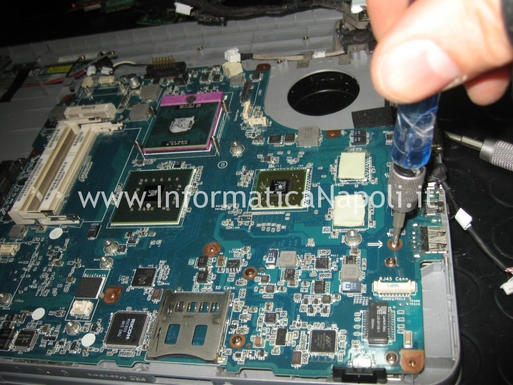 rimuovere scheda madre Sony Vaio VGN-NW11S PCG-7171M