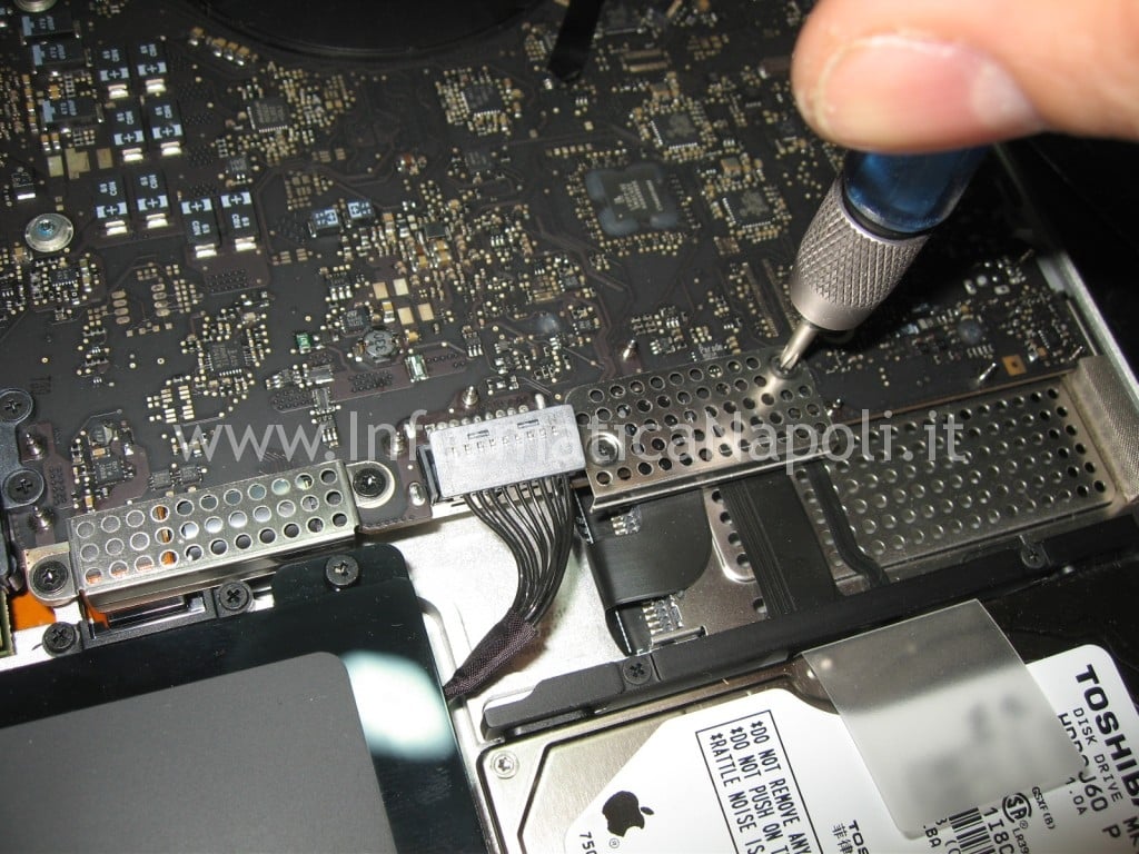 problemi Apple MacBook pro 17 A1297 unibody