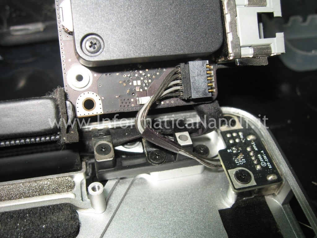 riparazione Apple MacBook pro A1286 A1278 A1297 unibody