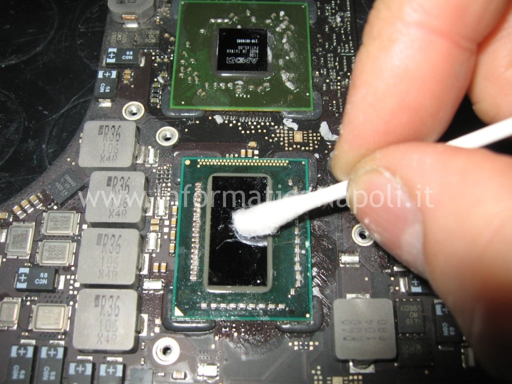 pulizia CPU i7 Apple MacBook pro 17 A1297 unibody