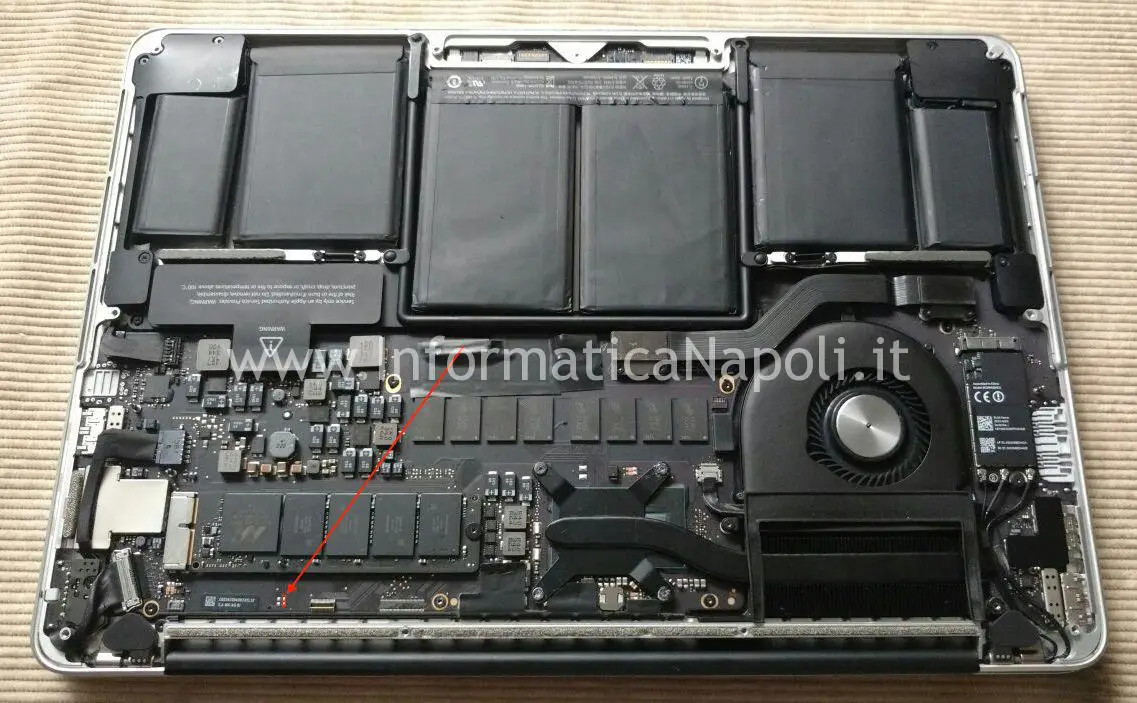 Sostituzione Batteria MacBook Pro retina 13 pollici A1425 | A1502