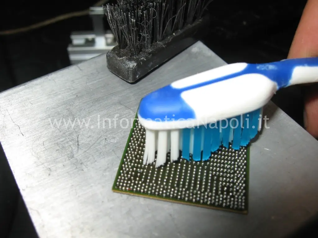 Pulizia bga circuito stagno flussante reballing Apple MacBook Air 13 A1369 EMC 2469 mid 2011