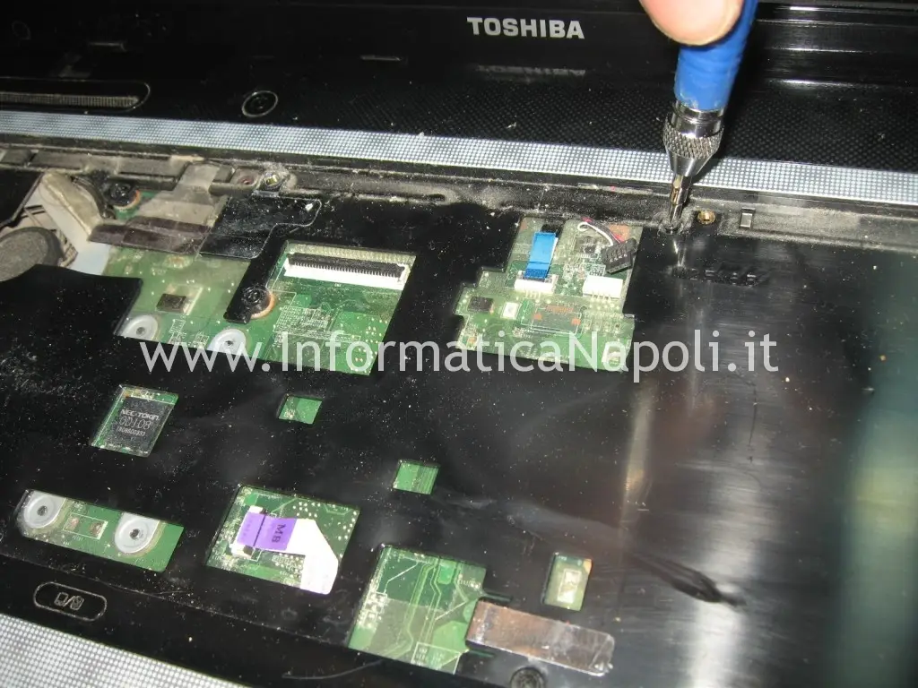 riparazione reballing video Toshiba Satellite L700 L755 PSK2YE 12N napoli