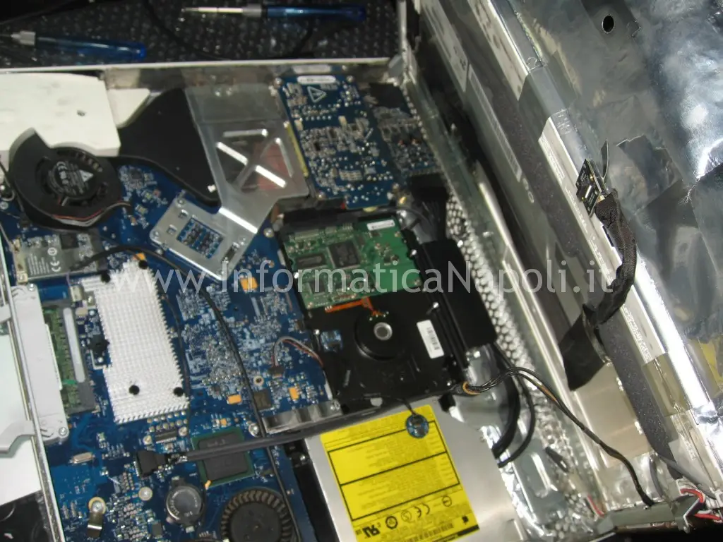 assistenza riparazione apple iMac 17" 2006 EMC 2114 vintage