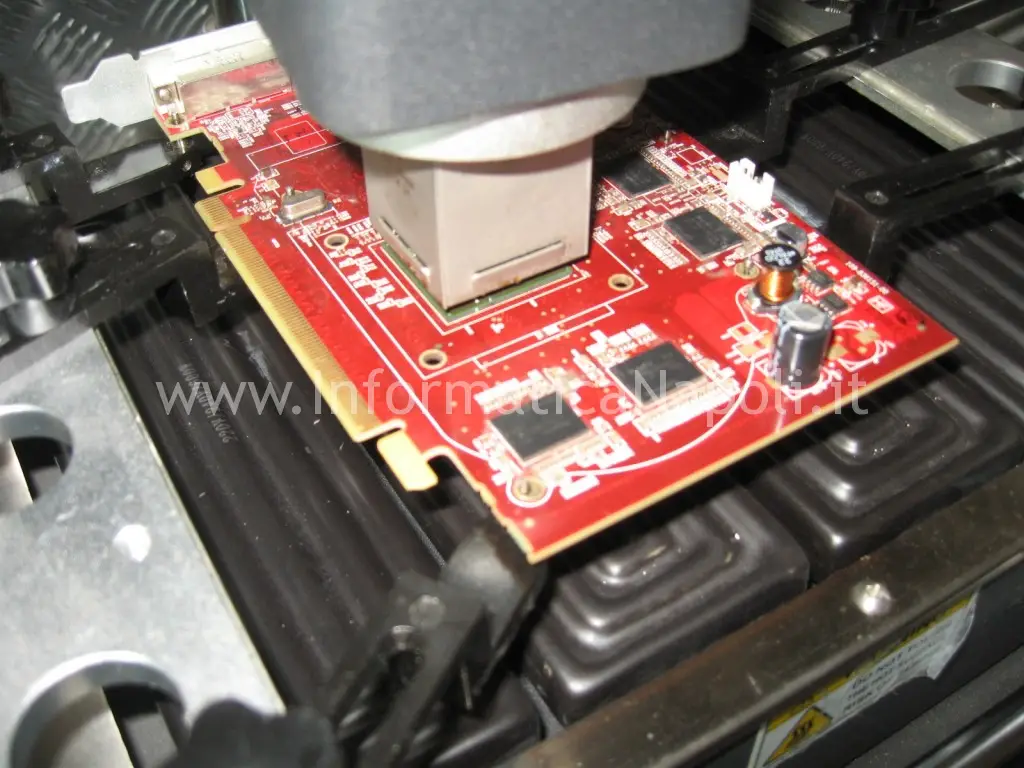 sostituzione chip video BGA ATI Radeon HD 2600 XT RV630 Apple Mac Pro macpro