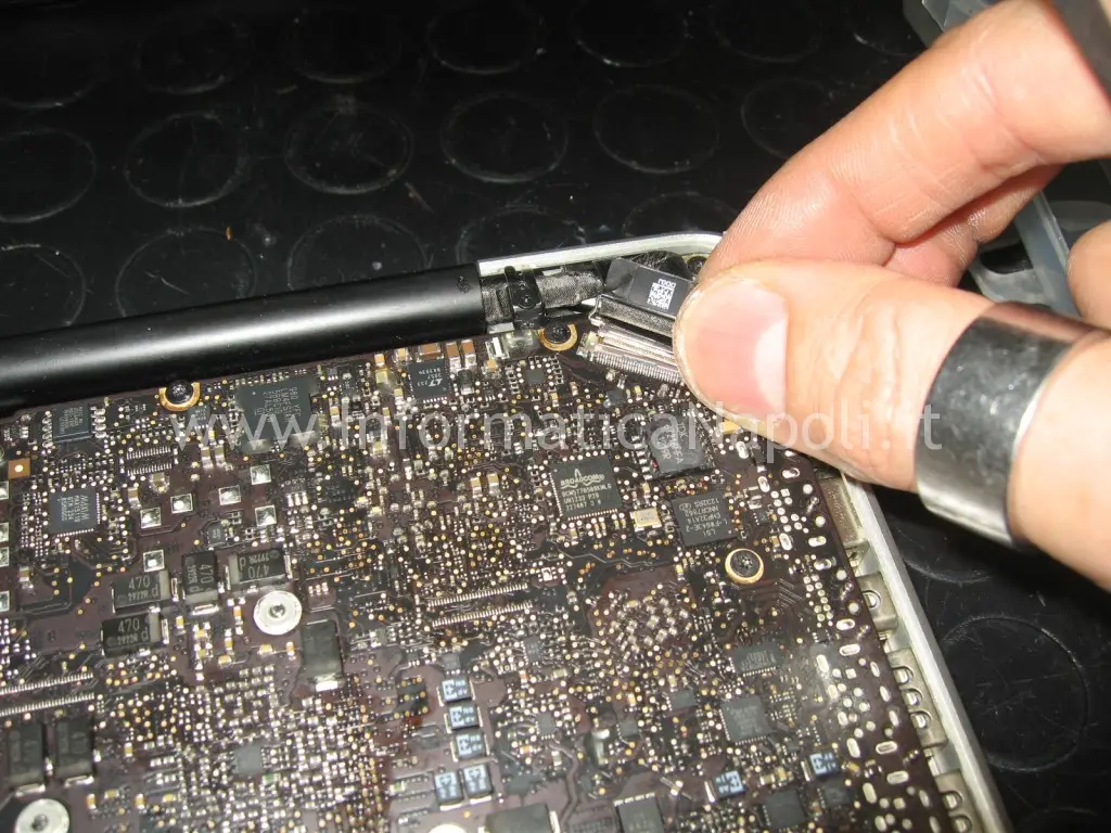 riparazione retroilluminazione backlight Apple MacBook A1278
