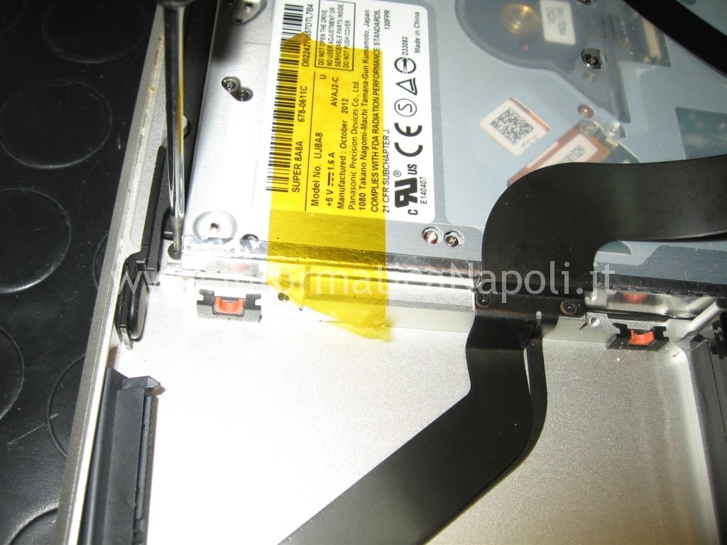 problemi masterizzatore DVD apple MacBook pro A1278 problemi masterizzatore DVD apple MacBook pro A1278