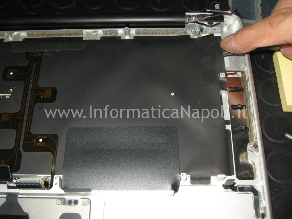 Assistenza riparazione apple macbook A1278 Assistenza riparazione apple macbook A1278
