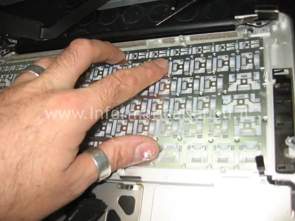 rimontare tastiera keyboard apple macbook 13