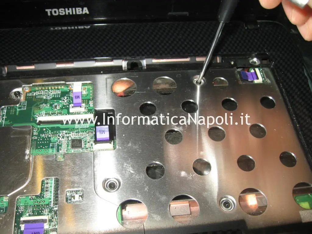 riparazione Toshiba Satellite T130 D