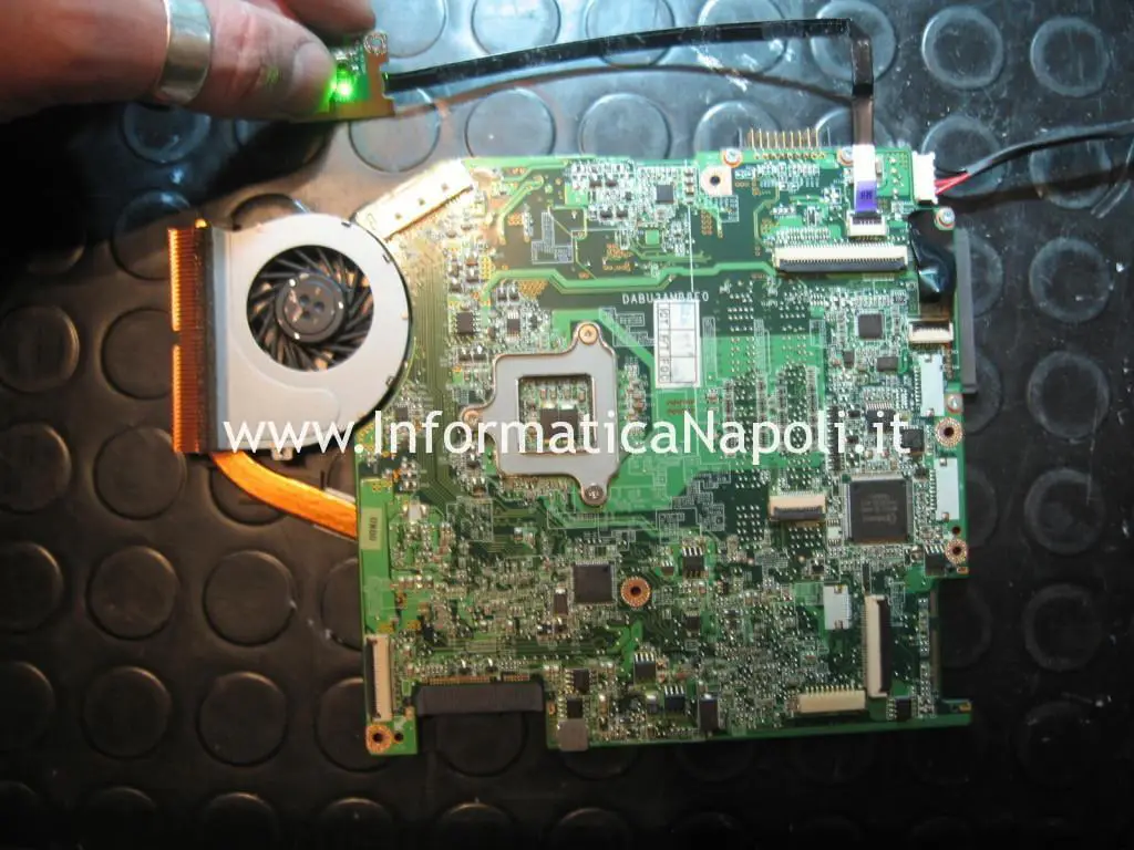 BGA ATI Radeon HD 3200 Toshiba Satellite T130D riparato
