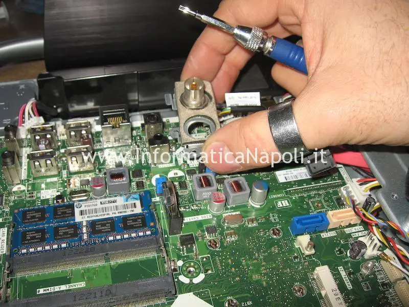 smontare motherboard HP ENVY 23 TouchSmart