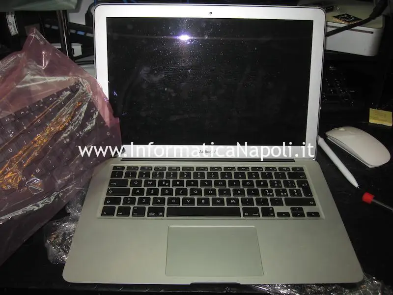 sostituire tastiera Apple MacBook Air 13 A1369 EMC 2469