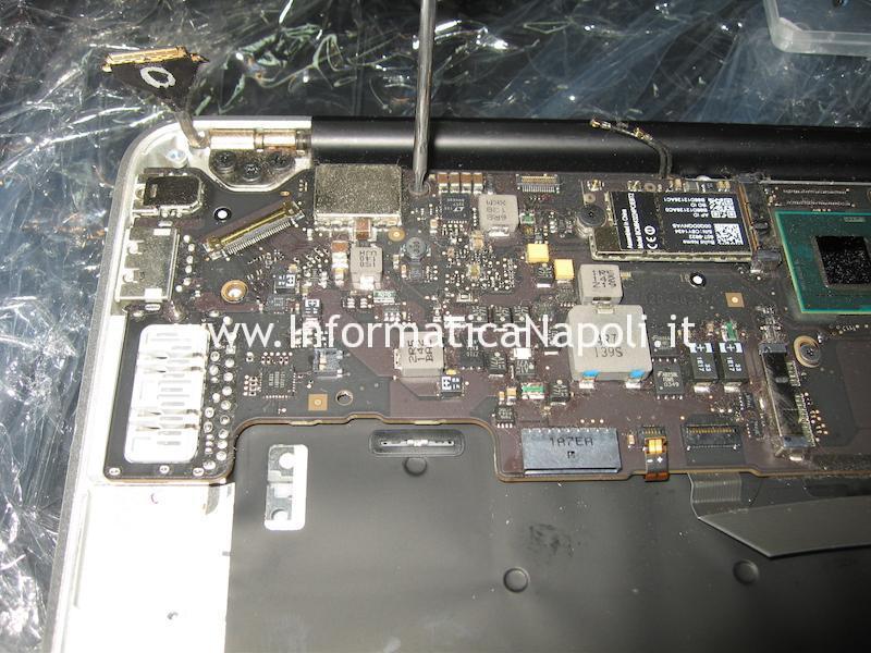 smontare pulire scheda logica madre Apple MacBook air 13 A1466