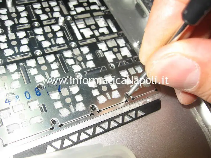 montare nuova tastiera Apple MacBook air 13 A1466