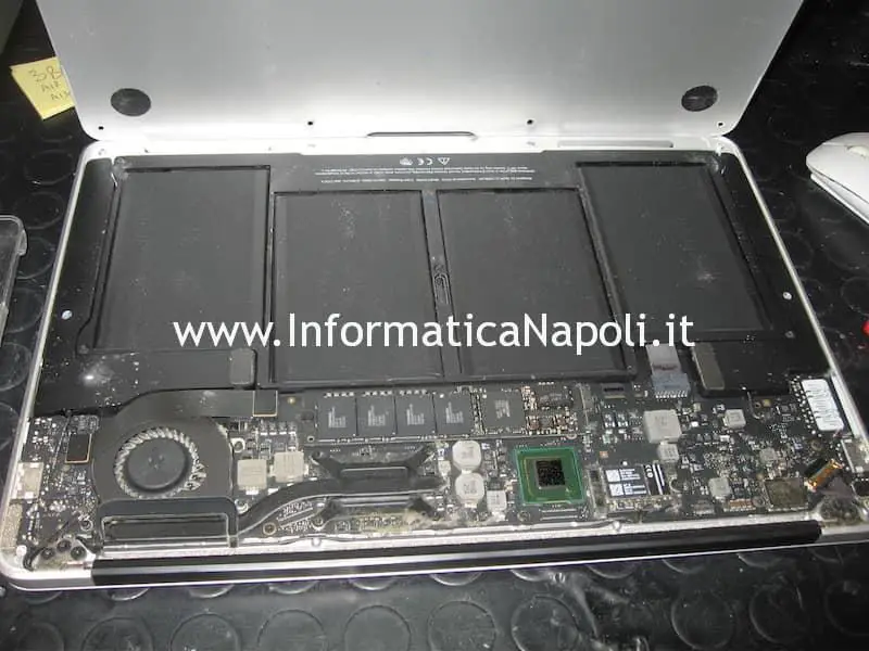 Aprire riparare Apple MacBook Air 13 A1369 | A1466 EMC 2469 mid 2011