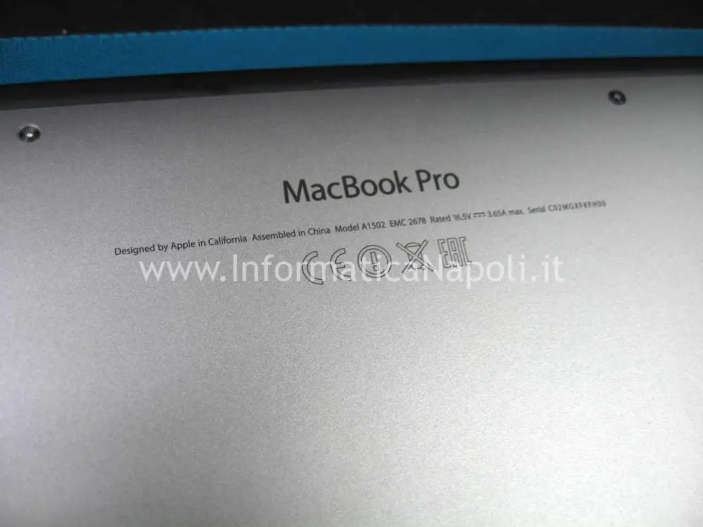 come riparare scheda logica Apple MacBook 13 retina A1502 A1425 2012 2013 2014 2015 scheda logica 820-3476-A EMC 2678 MX25L6406EZNI