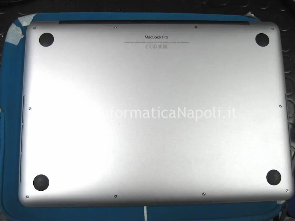 aprire Apple MacBook 13 retina A1502 A1425 2012 2013 2014 2015 scheda logica 820-3476-A EMC 2678