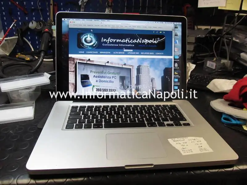 assistenza display e cerniere macbook pro riparate e funzionanti macbook pro 13 15 17 A1278 A1286 A1297