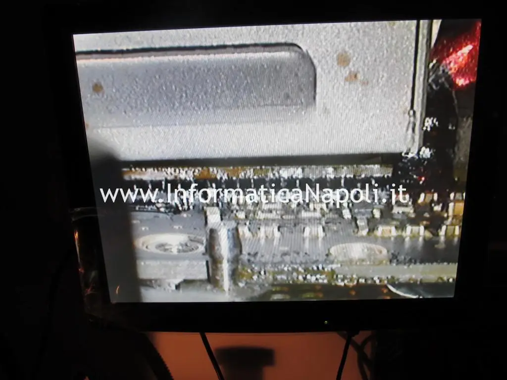 Problemi scheda video Macbook pro telecamera controllo reflow BGA apple macbook pro 15 ATI nVidia A1286 A1278 A1297