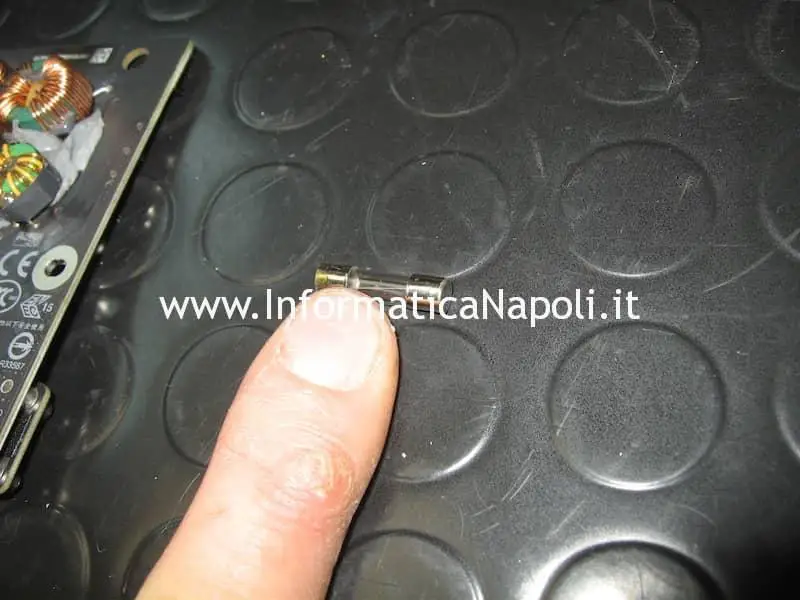 fusibile iMac 21.5 slim A1418 2012 2013 2014 2015 non si accende