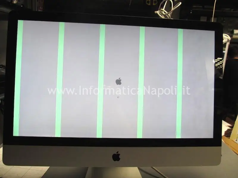 problema iMac righe verticali rebelling chip video ATI righe verdi
