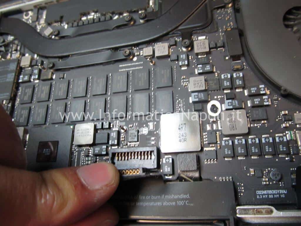 rimozione batteria apple MacBook Pro 15 retina A1398