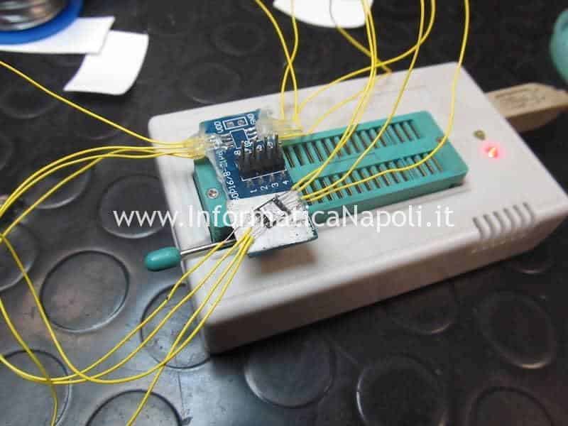 programmare chip bios efi winbond 25Q64FVIQ scheda logica MacBook 15 retina 2016 | 2017 touchbar A1707 820-00281-A 820-00281-10