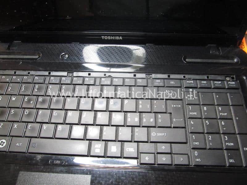 sostituzione tastiera Toshiba L670D-11M PSK3NE-00700EIT 