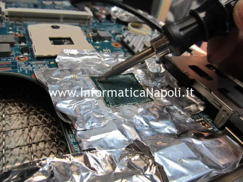 pulizia stagno piombo scheda madre reballing flussante come riparare e fare reballing bga HP ProBook 4520s