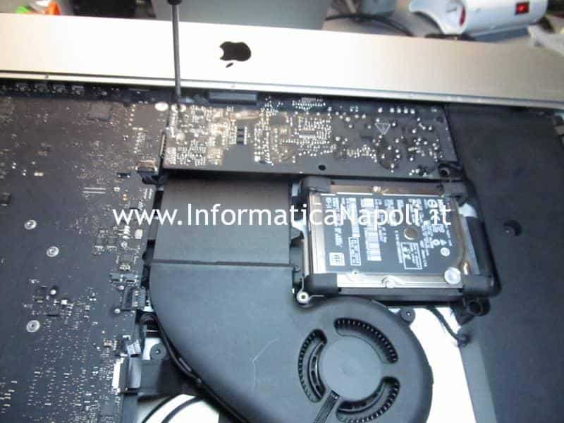smontare aggiornare HDD SSD Apple iMac A1418