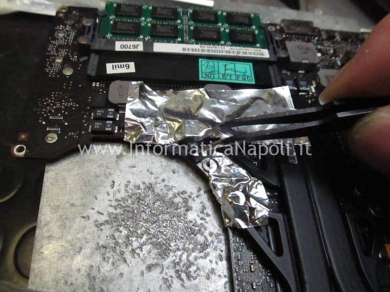 sostituzione condensatore GPU panic Apple MacBook 15 A1286 Mid 2010 K18 820-2850-A C9560 