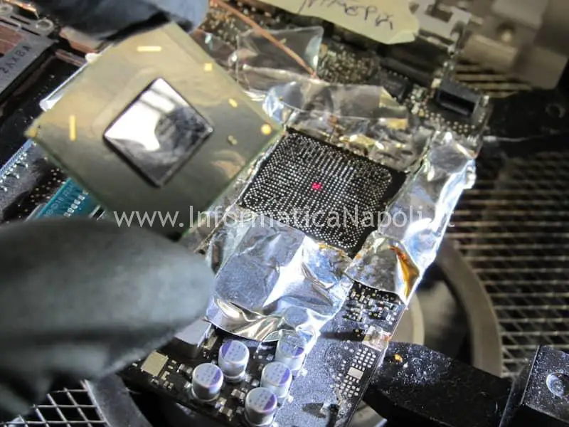 Lift reballing rimozione chipset Intel video MacBook Pro 13 a1278
