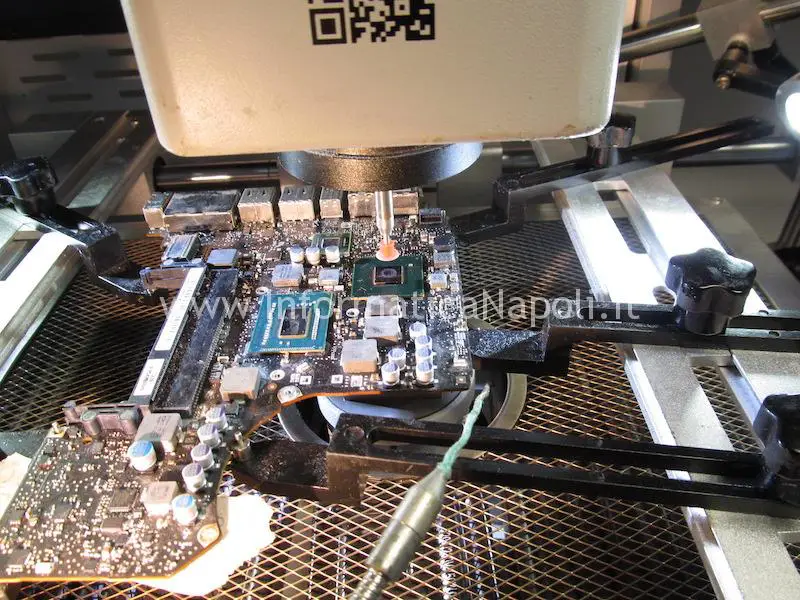 puntamento chip reballing riparazione pulizia scheda logica macbook pro 13 a1278