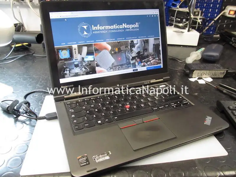 Lenovo ThinkPad Yoga 12 Business Ultrabook SL10G59249 ZIPS3 LA-A342P funzionante si accende