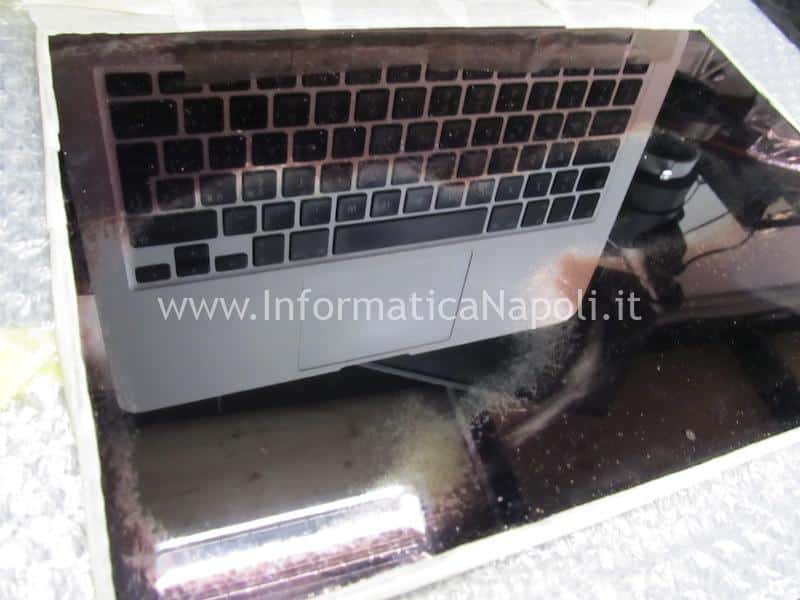 rimuovere patina antiriflesso macbook