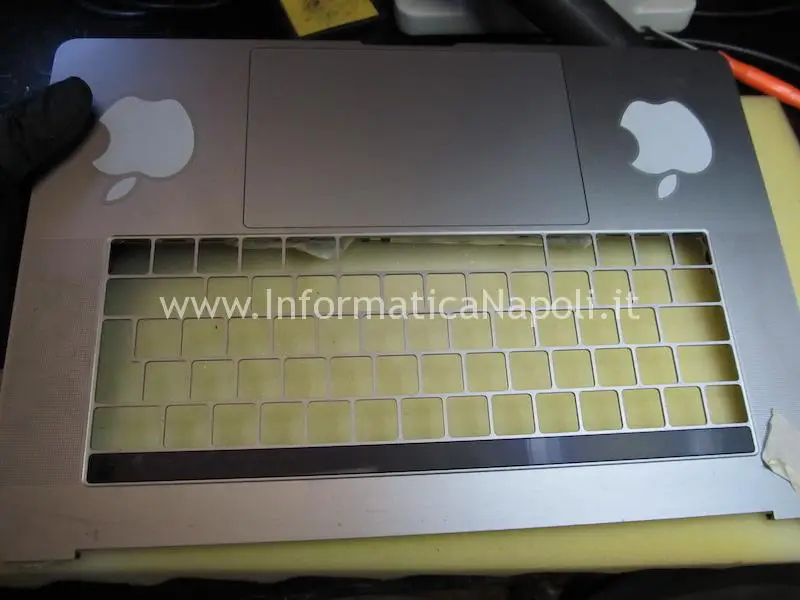 sostituzione tastiera MacBook Pro TouchBar A1707