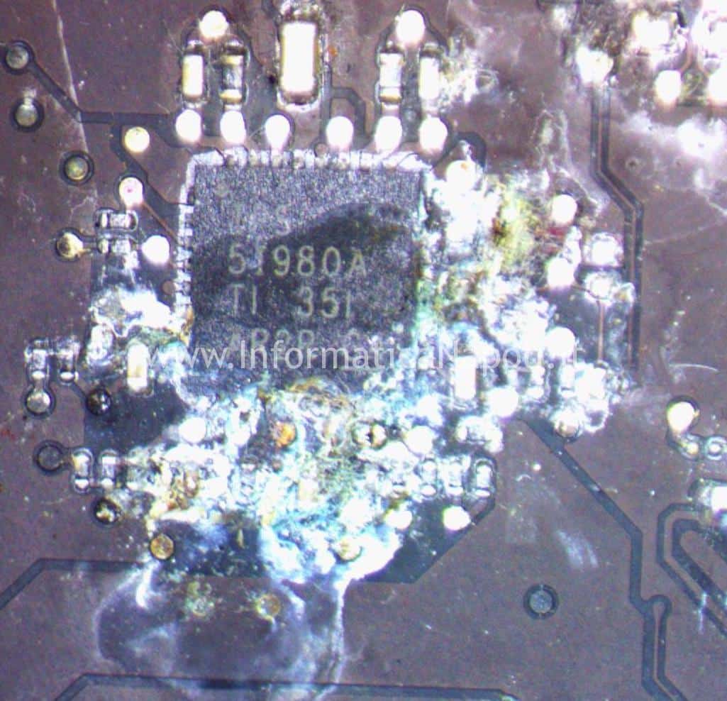 Riparazione MacBook air 13 pollici A1465 | A1370 con danni da liquido