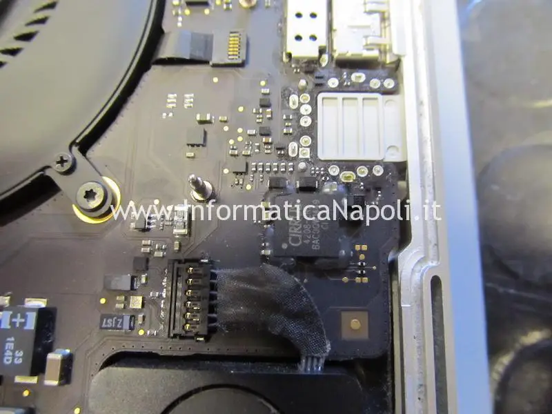 problema audio macbook pro 15 A1398 2014 2015 reballing chip suono cirrus