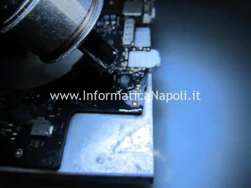 sostituzione chip audio macbook pro 15 retina A1398 2013 2014 2015