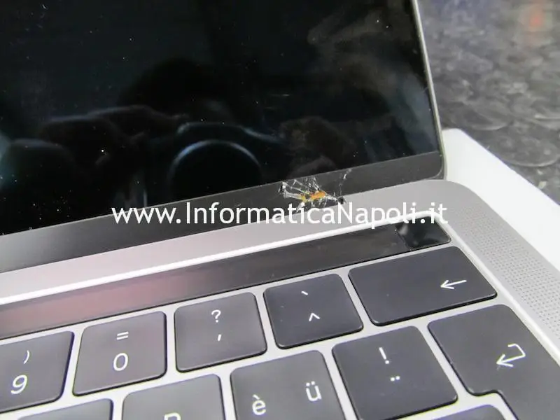 Sostituzione display TouchBar touch bar Apple MacBook Pro A1706 A1707