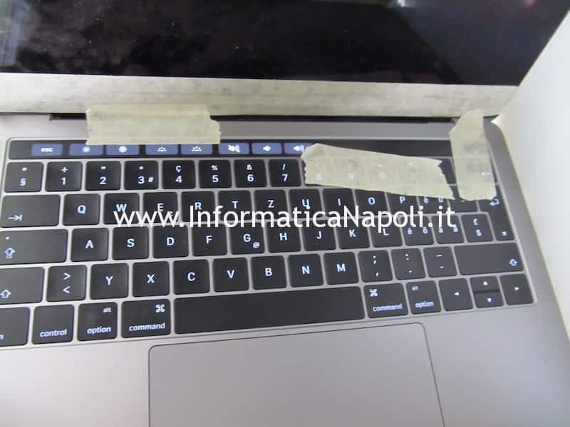 Apple MacBook Pro A1706 A1707 touchbar riparata