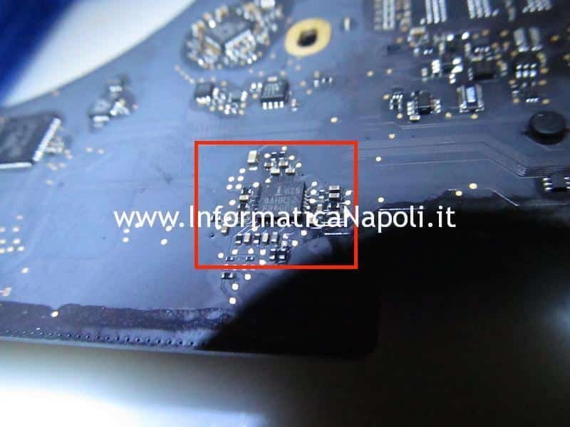 Problemi alimentazione ricarica batteria MacBook Pro 15 A1398 late 2013 820-3662-A 6259AHRTZ ISL6259 ISL6259AHRTZ U7100